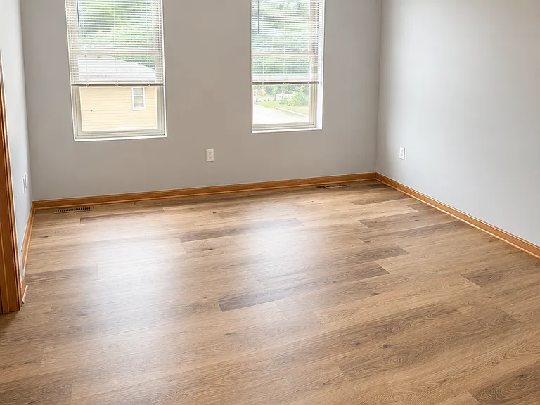 815-829 Hawkeye Dr — Photo 10