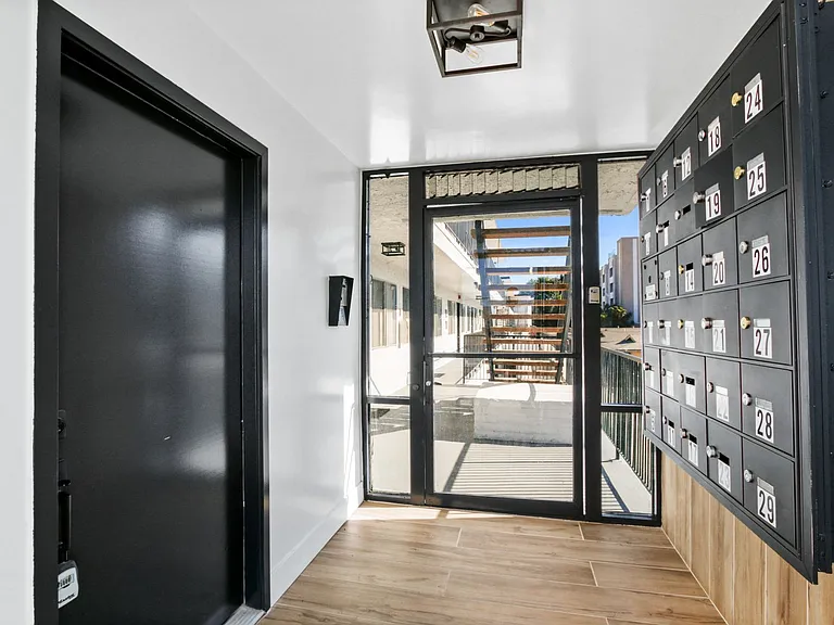 14112 Yukon Ave — Photo 6