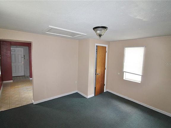 4th image of 990 W Johnson St