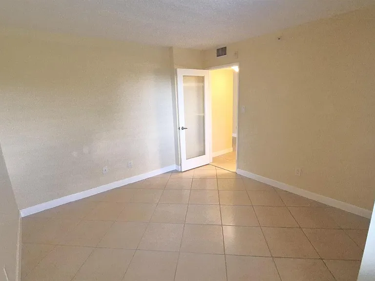 820 Lavers Cir #G409 — Photo 19