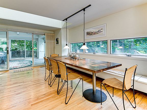 5th image of 11 Heatherwood Ln