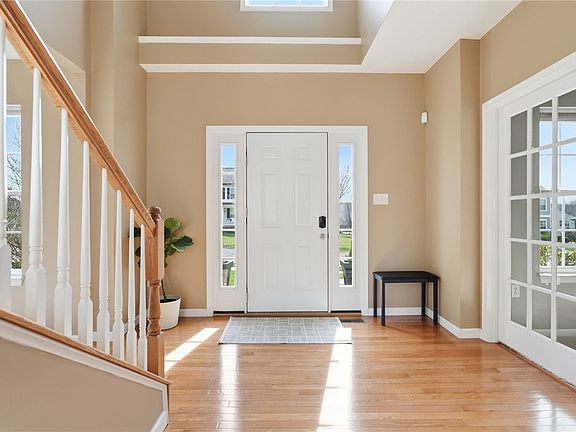 3rd image of 201 Cobblestone Dr