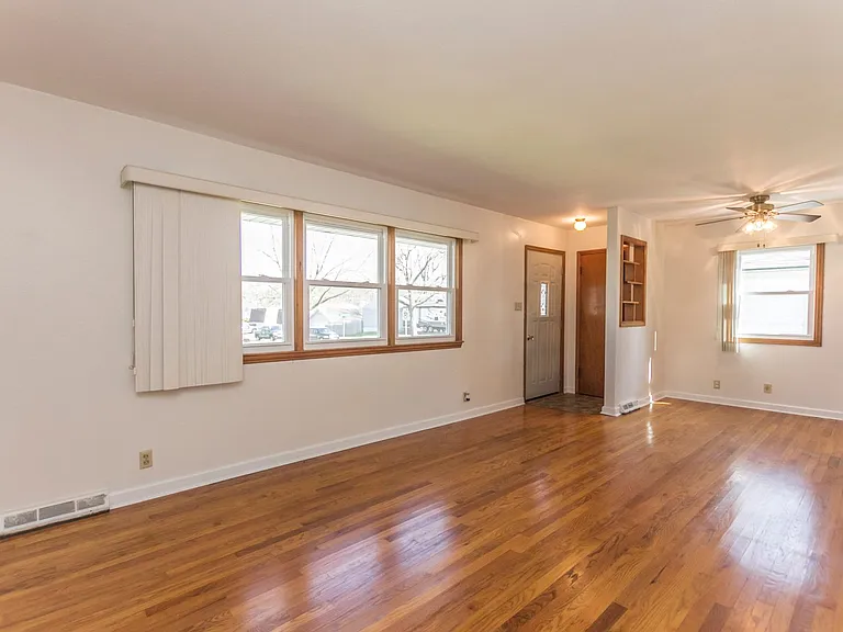 7390 Southview Dr — Photo 6