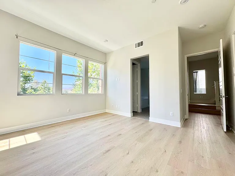 333 Sawbuck — Photo 32