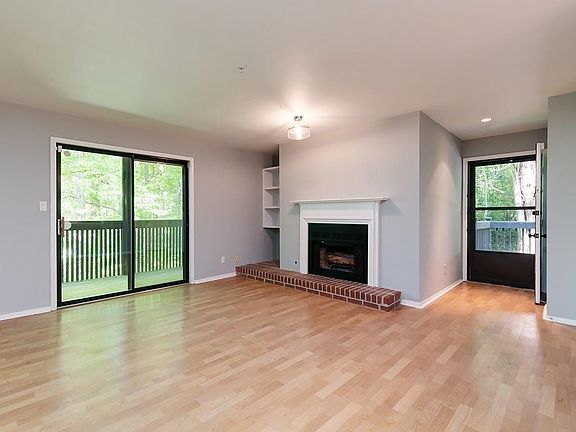 2nd image of 1708 Cumberland Ct SE