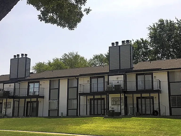 130 Lake Meadows Dr — Photo 3