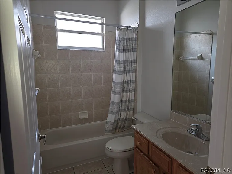 1641 N Shadowview Path — Photo 5