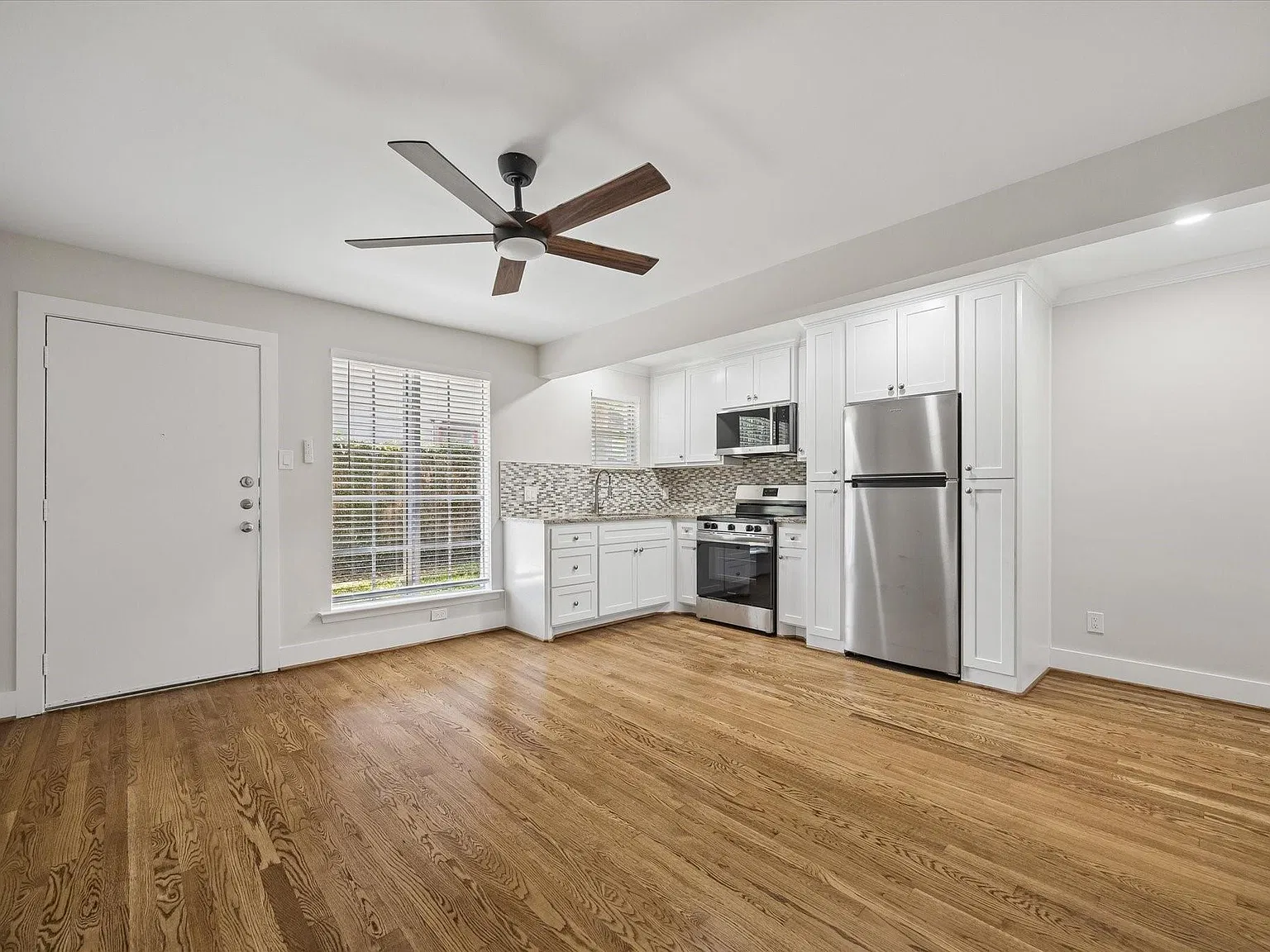 1 bed, 1.0 bath, 550 sqft, $1,195 — Photo 4