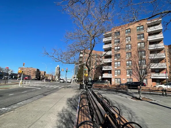 100-25 Queens Boulevard image 8 of 23