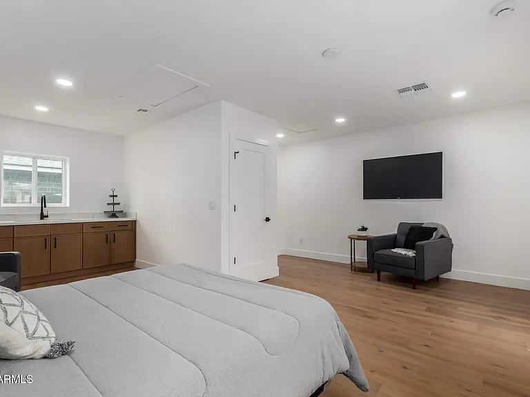 8401 E San Miguel Ave — Photo 17