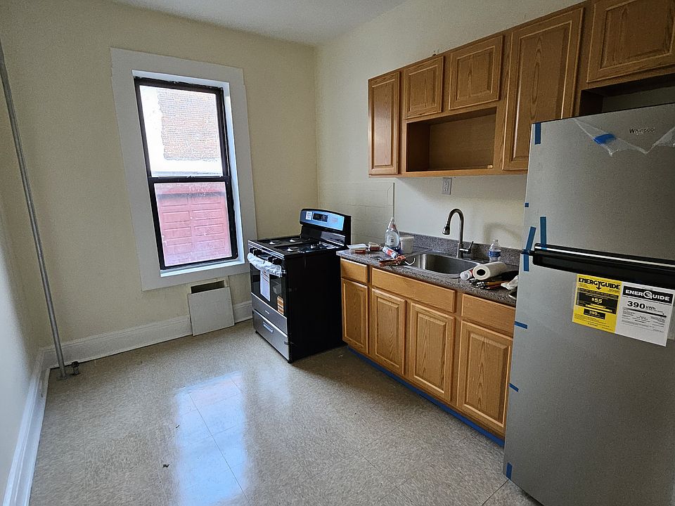 1st image of 1695 Carroll St #1R