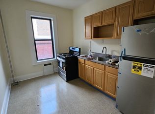 1695 Carroll St #1R, Brooklyn, NY 11213
