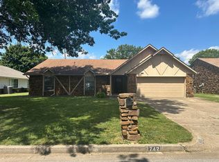 7742 S 72nd East Pl, Tulsa, OK 74133