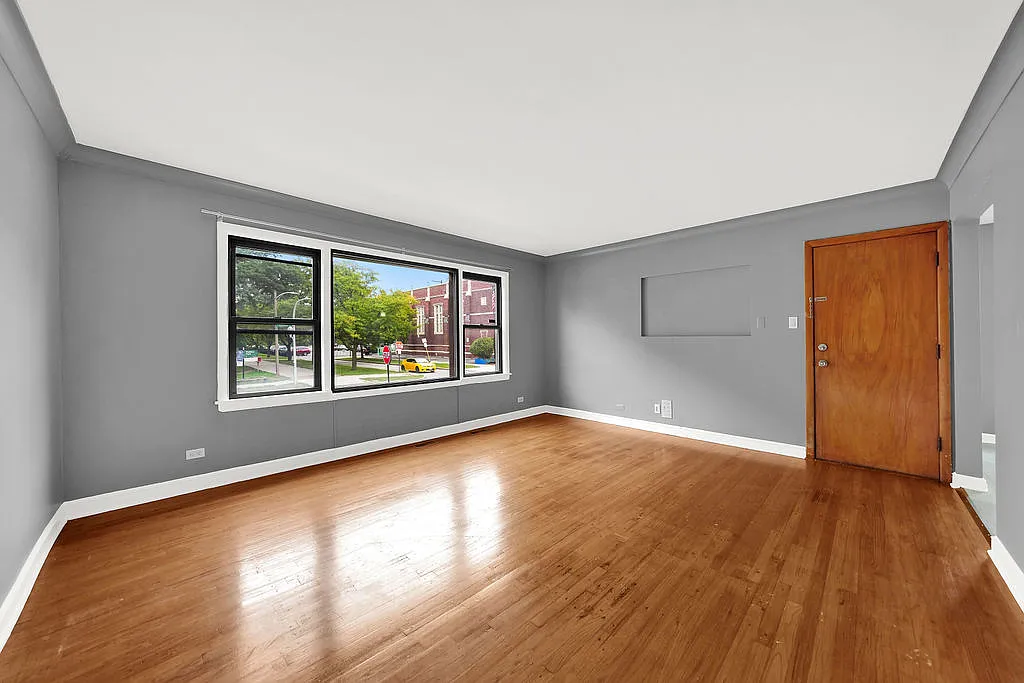 2 bed, 900 sqft, $1,500 — Photo 2