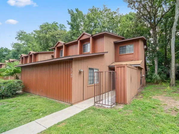 5740 SW 8th Pl, Gainesville, FL 32607