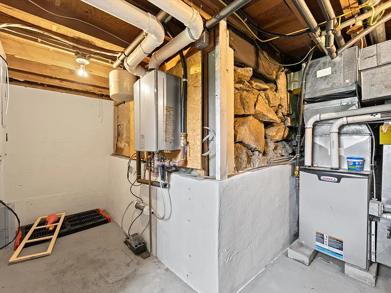214R Highland Rd — Photo 45