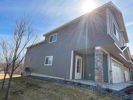 3rd image of 454 Riverpointe Ct