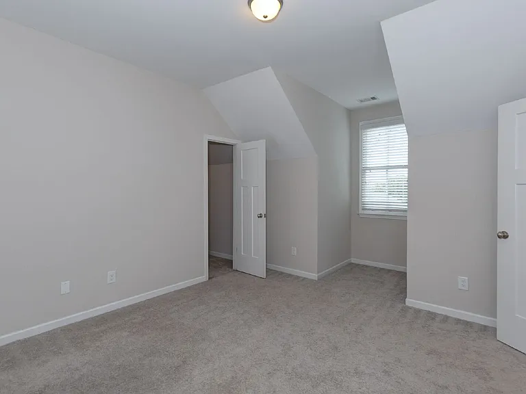 2033 Cherokee Dr — Photo 22