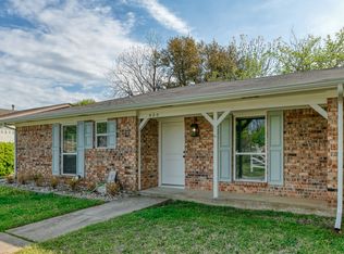 900 Monterrey St, Bedford, TX 76022