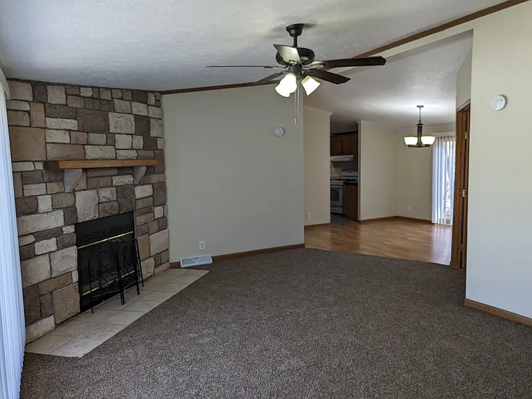Broadview Estates — Photo 38