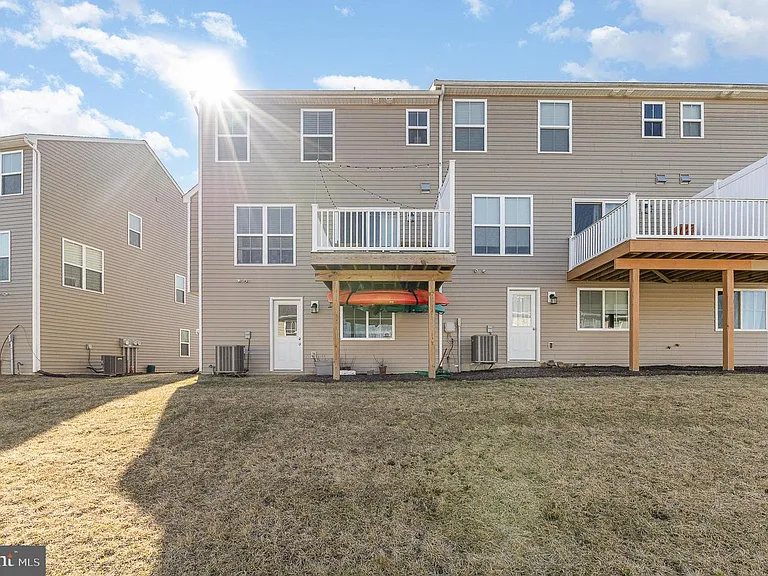 8152 Lenker Dr — Photo 4