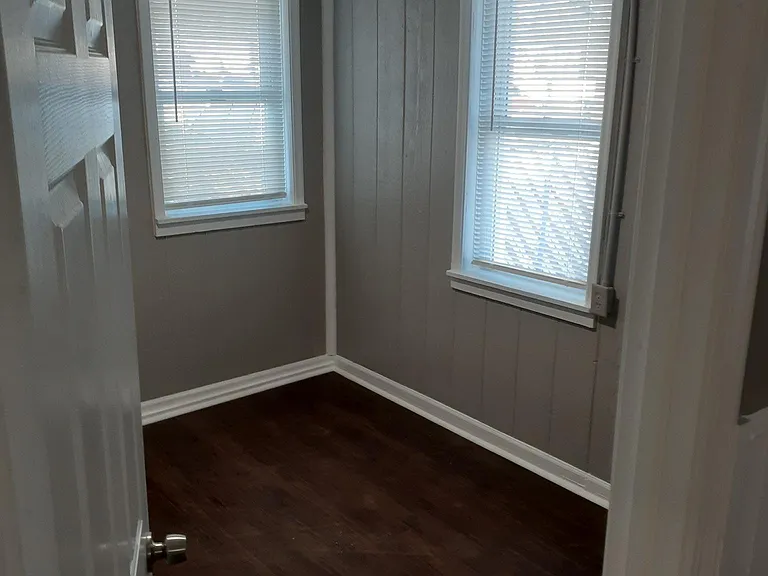 Bedroom 2 (~10x10)