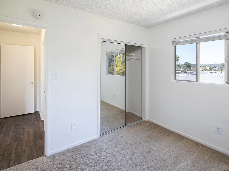 Emerald Manor Apartments — Photo 7