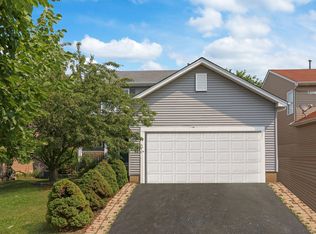 672 Seminole Ct, Round Lake Heights, IL 60073