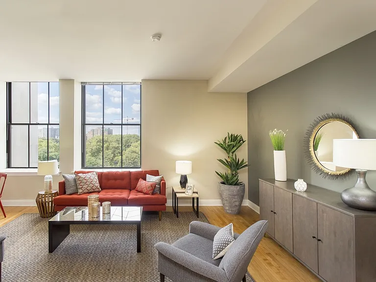 2100 Parkway — Photo 10