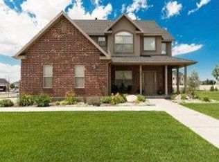 121 N Country Bend Rd, Farmington, UT 84025