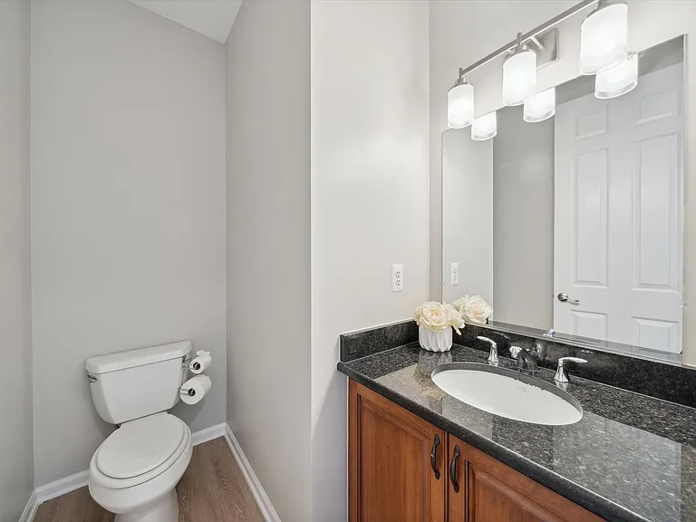 4976 Saddle Brook Ct — Photo 21