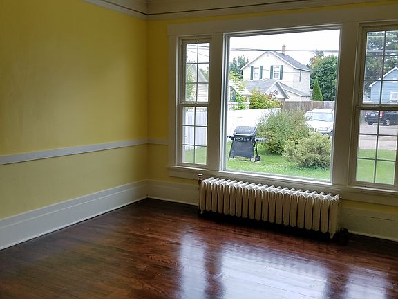 2nd image of 503 W B St