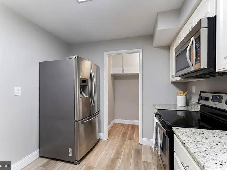 1750 Oakwood Ter #16C — Photo 6