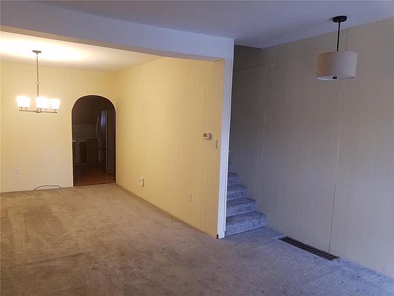 3rd image of 830 Tombler St