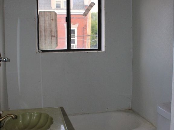5th image of 2925 Shadeland Ave