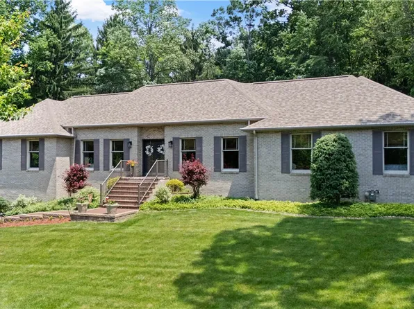 177 Mill Run Dr, Indiana, PA 15701