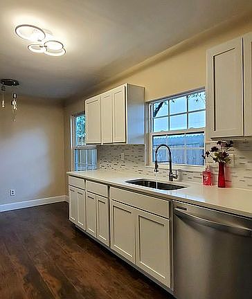 Kitchen w/ white shaker