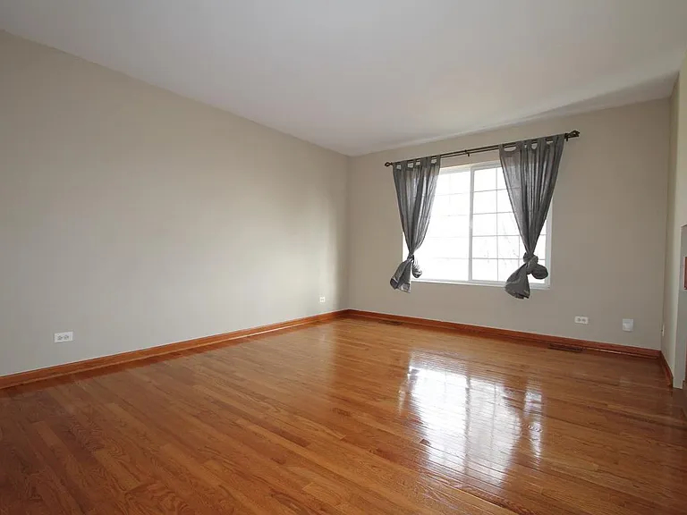3162 Cambria Ct — Photo 2
