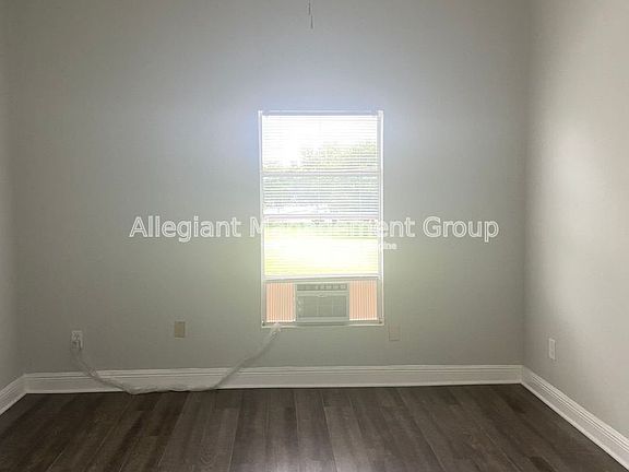 5th image of 228 N Beaumont Ave #6