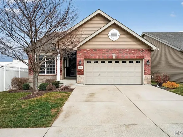 16109 Amber Vista Dr, Ellisville, MO 63021