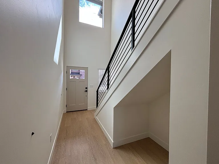 73 N 520 W #10 — Photo 16