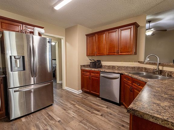 4th image of 808 Belle Rive Dr