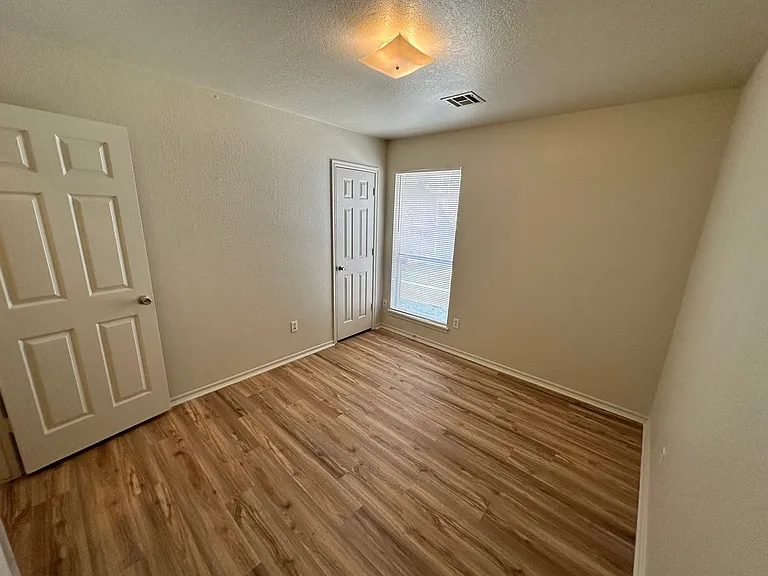 3201 Conestoga Dr — Photo 14