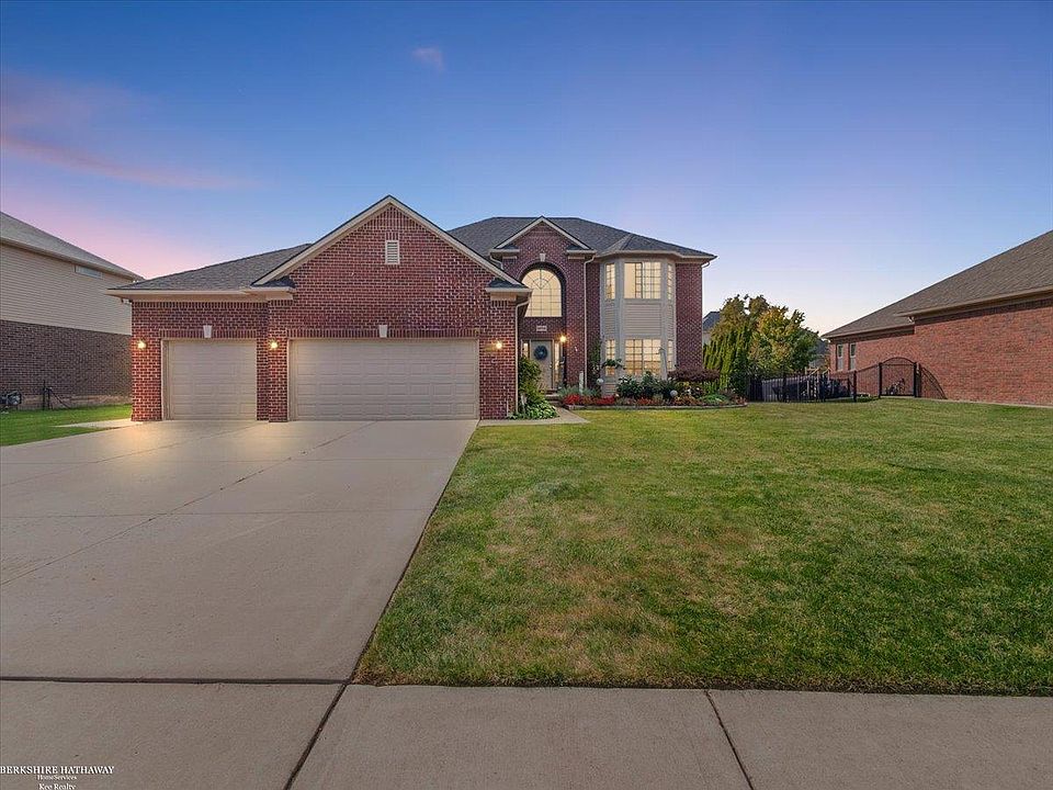 1st image of 39713 Whitewater Dr