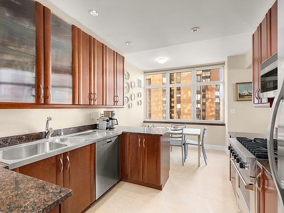 5th image of 181 E 90th St APT 14B