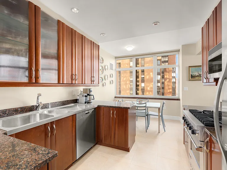 181 E 90th St #14B — Photo 5
