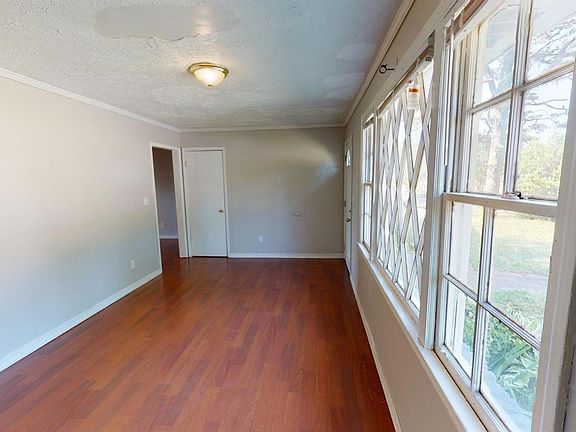 3rd image of 224 Pinefield Dr #224