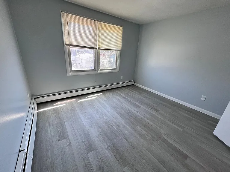 46 Sherwood St — Photo 11