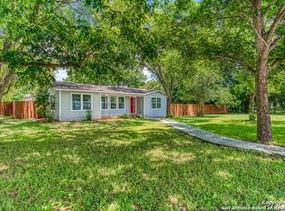 313 Seguin Rd, La Vernia, TX 78121