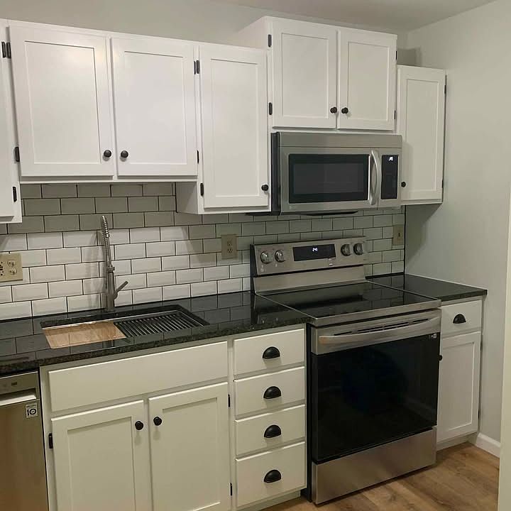 1st image of 157 Hildred Dr #157